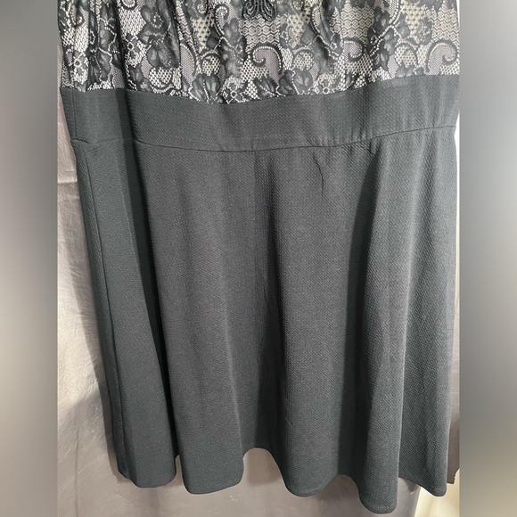 Love Squared Women’s Black and Lace dress size 3X New w/o tags - Picture 3 of 7